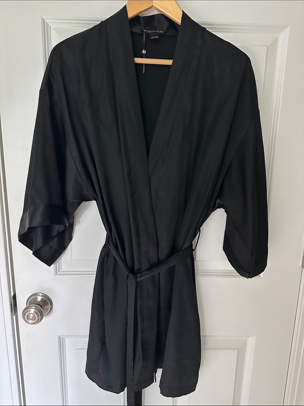 Victoria's Secret Black Satin Style Kimono Robe Size M/L